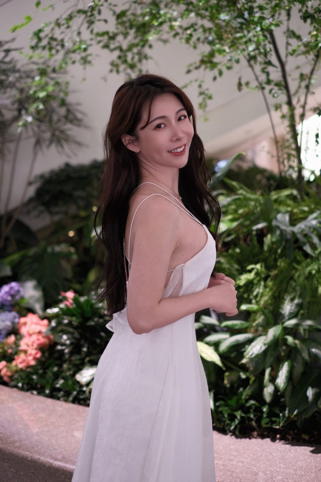 質感創作者李馨跨足多國視野,榮獲第二屆「女子月月有特展」卓越網紅亞軍殊榮